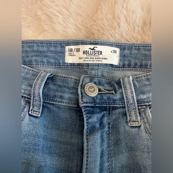 Hollister Light Blue Distressed Skinny Jeans - Picture 2 of 5